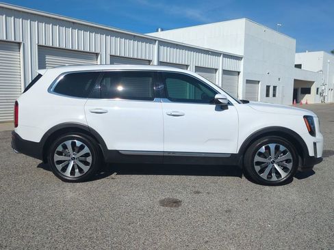 Used 2022 Kia Telluride EX w/ EX Premium Package image 4