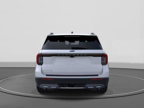New 2026 Ford Explorer Active w/ Active Comfort Package RWD image 5
