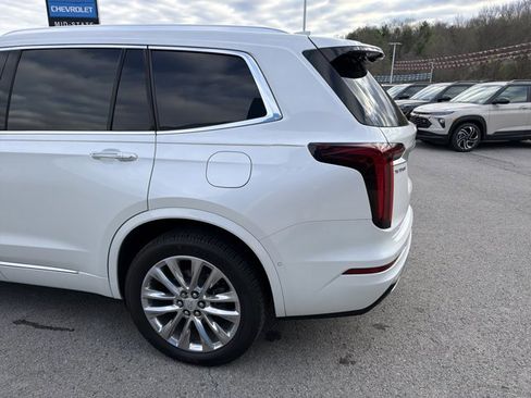 Used 2023 Cadillac XT6 Premium Luxury w/ Platinum Package AWD/4WD image 7