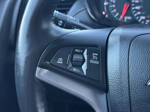 Used 2022 Chevrolet Trax LT w/ LT Convenience Package AWD/4WD image 22