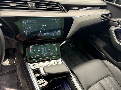 Used 2024 Audi Q8 e-tron Prestige w/ Prestige Package image 15