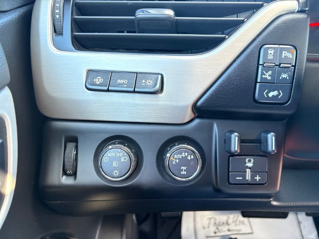 Used 2020 GMC Yukon Denali w/ Denali Ultimate Package AWD/4WD image 23