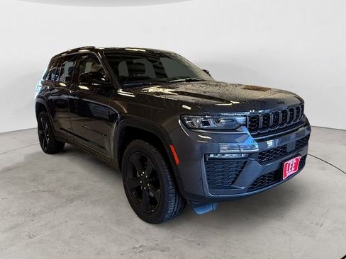 New 2026 Jeep Grand Cherokee Limited w/ Limited Altitude Package AWD/4WD image 8