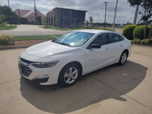 Used 2024 Chevrolet Malibu LS FWD image 1