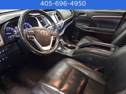 Used 2015 Toyota Highlander Limited Platinum image 5