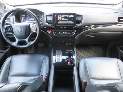 Used 2020 Honda Pilot Touring image 12