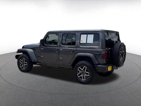 Used 2025 Jeep Wrangler Unlimited Sahara AWD/4WD image 10