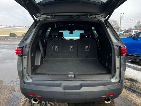 Used 2023 Chevrolet Traverse LT w/ Midnight/Sport Edition image 6