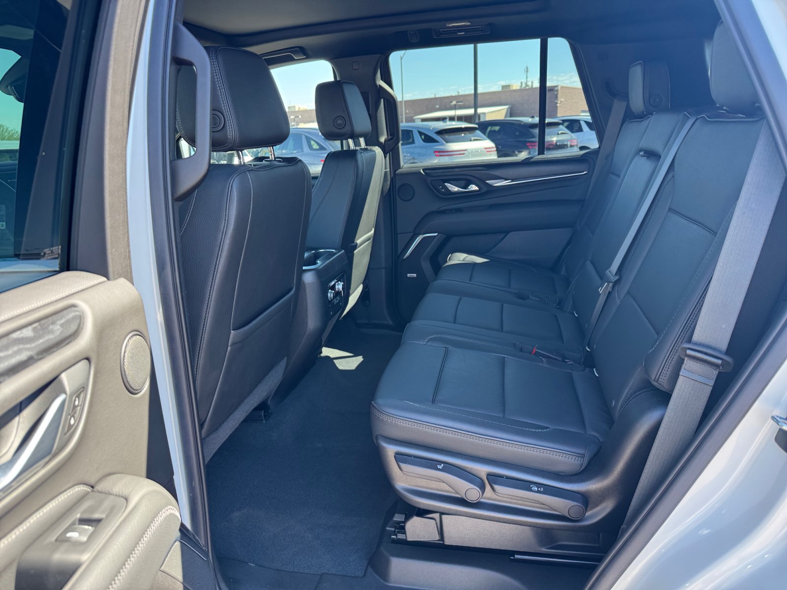 Used 2021 GMC Yukon Denali w/ Denali Premium Package AWD/4WD image 17