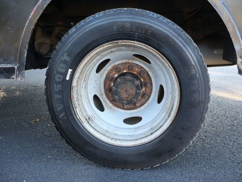 Used 2012 Ford F550 XL w/ Payload Upgrade Pkg image 45