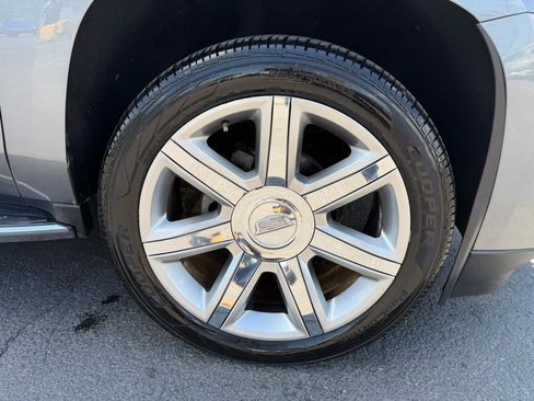 Used 2018 Cadillac Escalade ESV Luxury RWD image 26