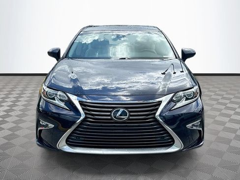 Used 2017 Lexus ES 350 w/ Premium Package FWD image 2
