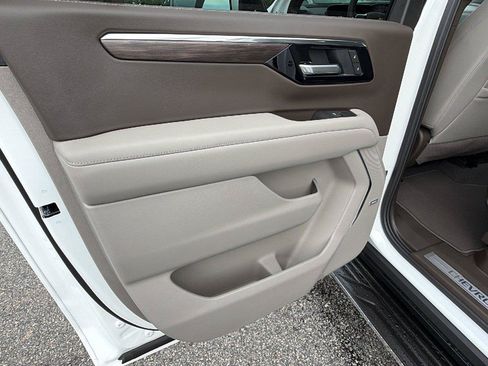 New 2026 Chevrolet Suburban LT w/ Comfort Package RWD image 18