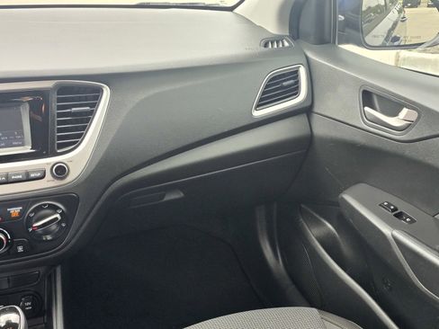 Used 2022 Hyundai Accent SE FWD image 15