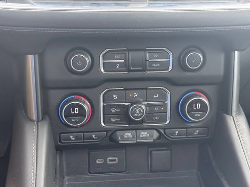 Used 2021 Chevrolet Tahoe Z71 w/ Rear Media and Nav Package AWD/4WD image 12