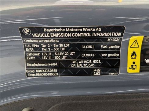 Used 2024 BMW X7 xDrive40i w/ Parking Assistance Package AWD/4WD image 27