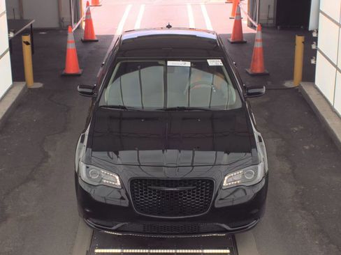 Used 2022 Chrysler 300 Touring w/ Sport Appearance Package RWD image 2