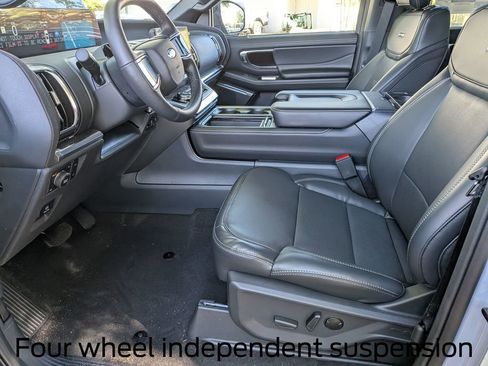 New 2026 Ford Expedition Platinum image 17