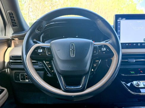 Used 2023 Lincoln Corsair Reserve w/ Jet Appearance Package AWD/4WD image 36