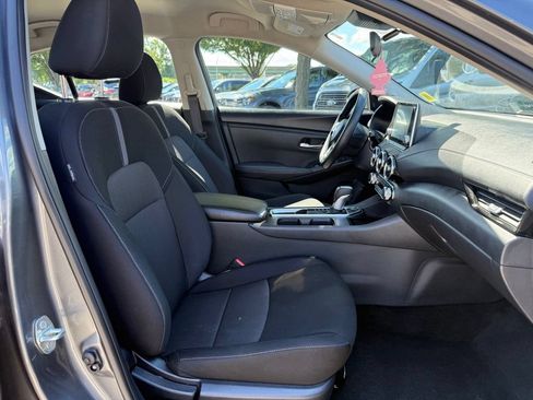 Used 2025 Nissan Sentra SV FWD image 29