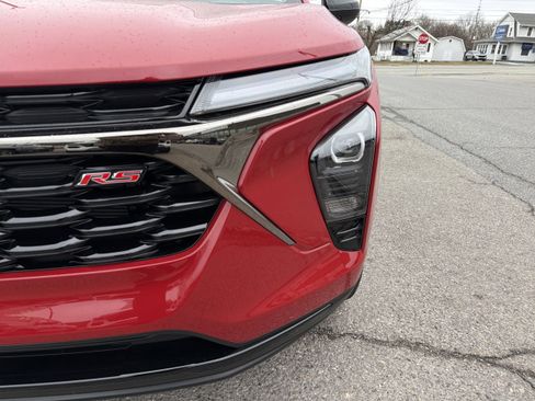 New 2026 Chevrolet Trax RS w/ Sunroof Package image 9