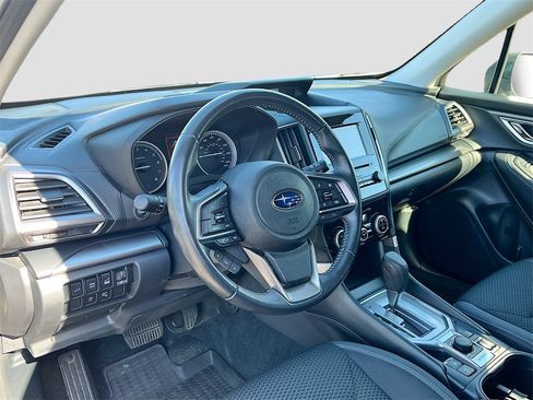 Used 2022 Subaru Forester Premium image 9