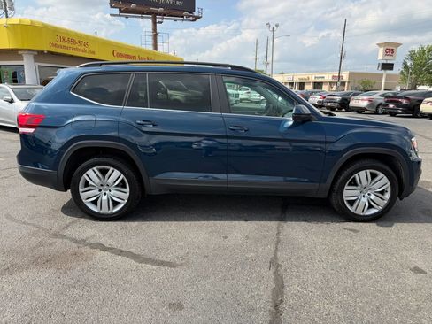 Used 2020 Volkswagen Atlas SE w/ Panoramic Sunroof Package FWD image 2