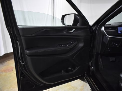 New 2025 Jeep Grand Cherokee Laredo X image 13