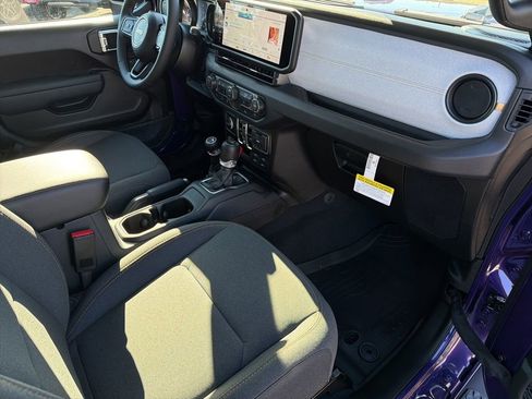 New 2026 Jeep Gladiator Sport AWD/4WD image 24
