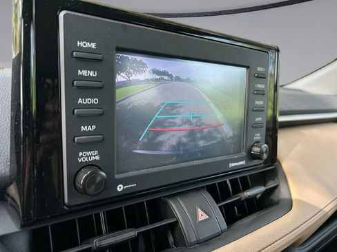 Used 2021 Toyota RAV4 LE FWD image 21