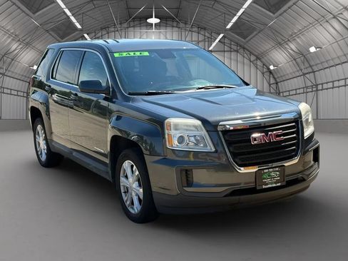 Used 2017 GMC Terrain SLE FWD image 1