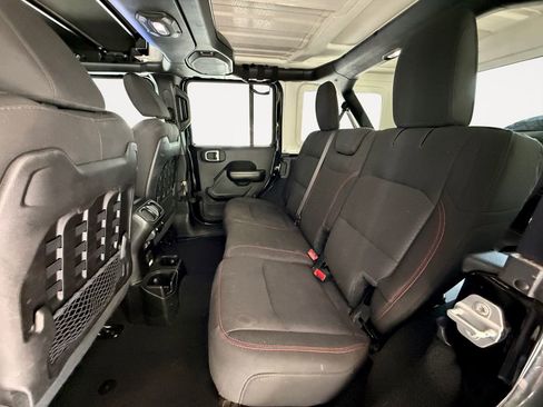 Used 2018 Jeep Wrangler Unlimited Rubicon AWD/4WD image 15