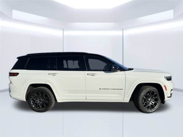 Used 2023 Jeep Grand Cherokee L Summit w/ Advanced Protech Group IV AWD/4WD image 10