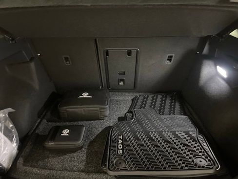 New 2026 Volkswagen Taos SEL image 6