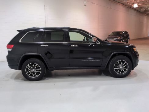 Used 2017 Jeep Grand Cherokee Limited AWD/4WD image 2