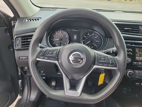 Used 2017 Nissan Rogue S image 43