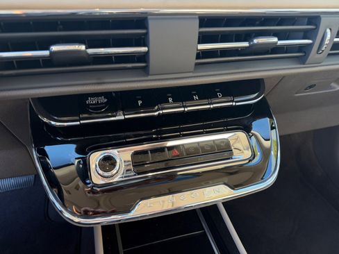 Used 2024 Lincoln Corsair Grand Touring image 42