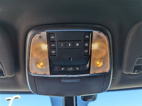 Used 2018 Jeep Grand Cherokee Overland image 27