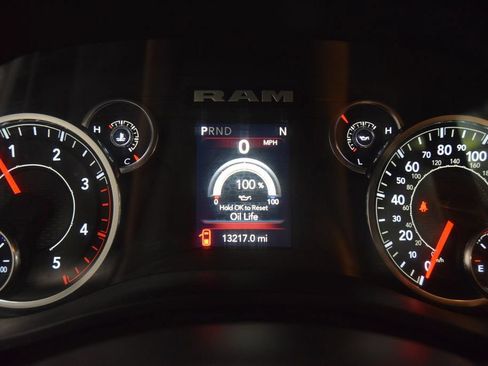 Used 2024 RAM 3500 SLT w/ Quick Order Package 2YG SLT AWD/4WD image 39