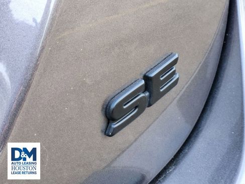 Used 2023 Toyota Camry SE image 17