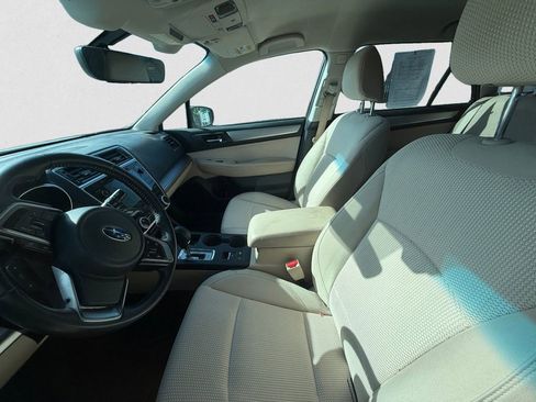Used 2019 Subaru Outback 2.5i Premium w/ Popular Package #2 AWD/4WD image 8