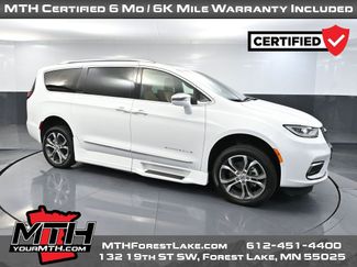 Used 2022 Chrysler Pacifica Pinnacle video 1