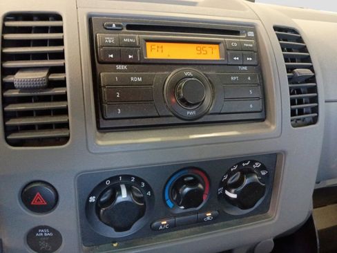 Used 2013 Nissan Frontier S image 21