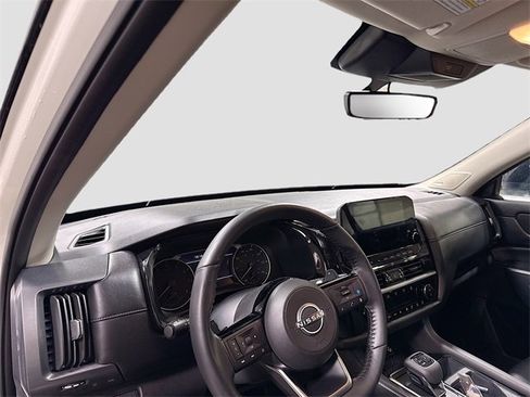 Used 2024 Nissan Pathfinder SL w/ SL Premium Package image 11