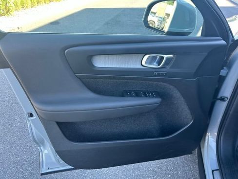Used 2025 Volvo XC40 B5 Core AWD/4WD image 20