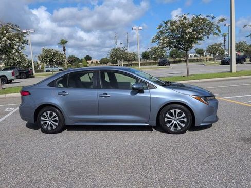 Certified 2022 Toyota Corolla LE FWD image 3
