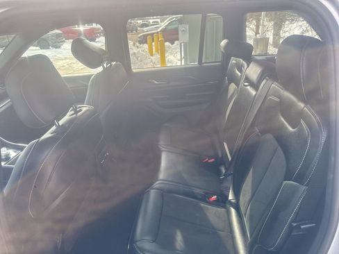 Used 2024 Jeep Grand Cherokee Altitude AWD/4WD image 29
