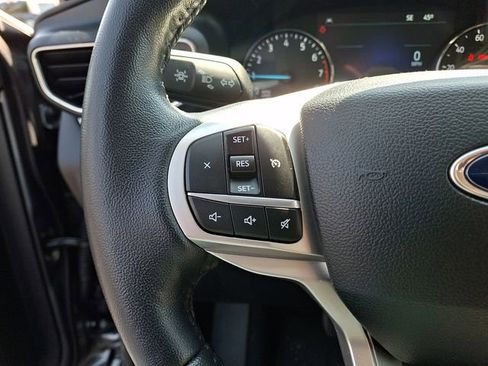 Certified 2022 Ford Explorer XLT w/ Equipment Group 202A AWD/4WD image 19
