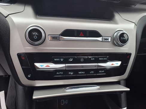 Used 2023 Ford Explorer XLT w/ Equipment Group 202A image 16