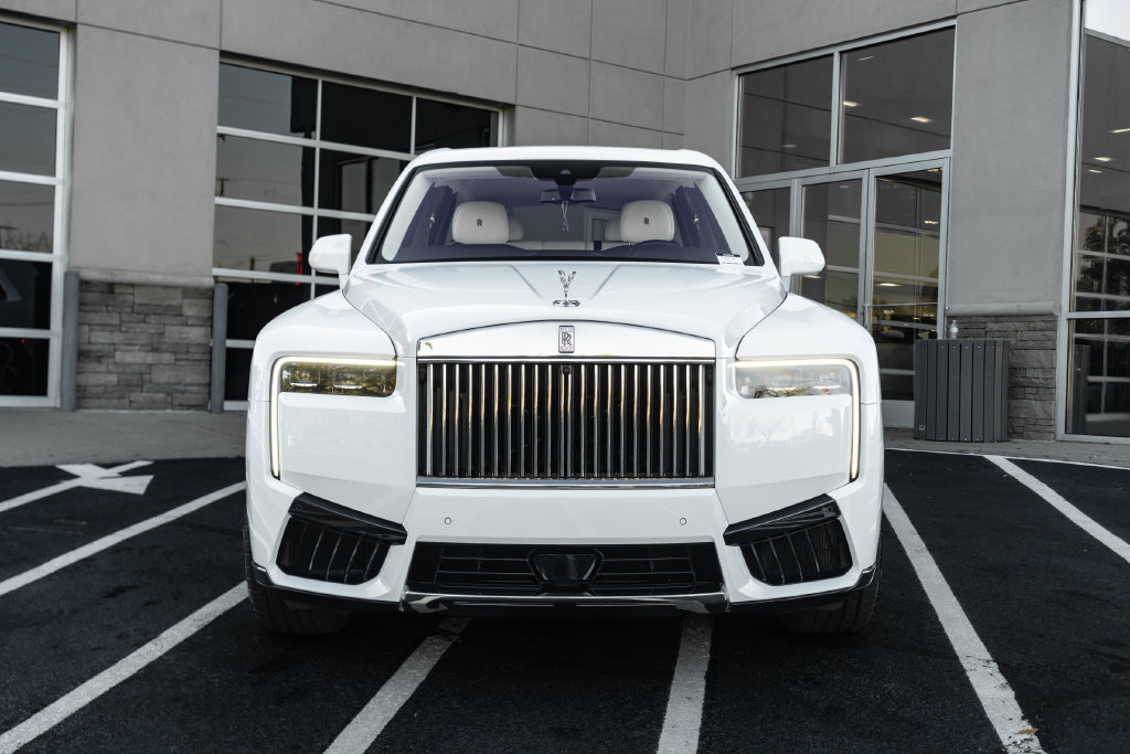 Used 2026 Rolls-Royce Cullinan AWD/4WD image 3
